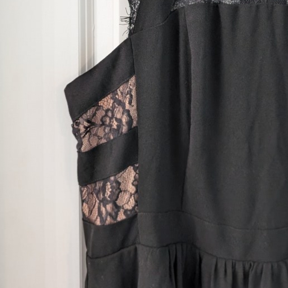 City Chic Dress with Lace Detail - Picture 3 of 9